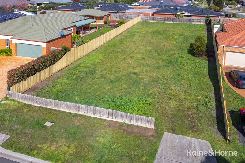 Photo - 30 Filmer Place, Riddells Creek VIC 3431 - Image 2