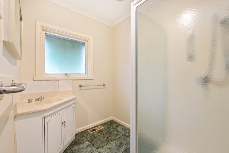 Photo - 30 Finmere Crescent, Upper Ferntree Gully VIC 3156 - Image 2