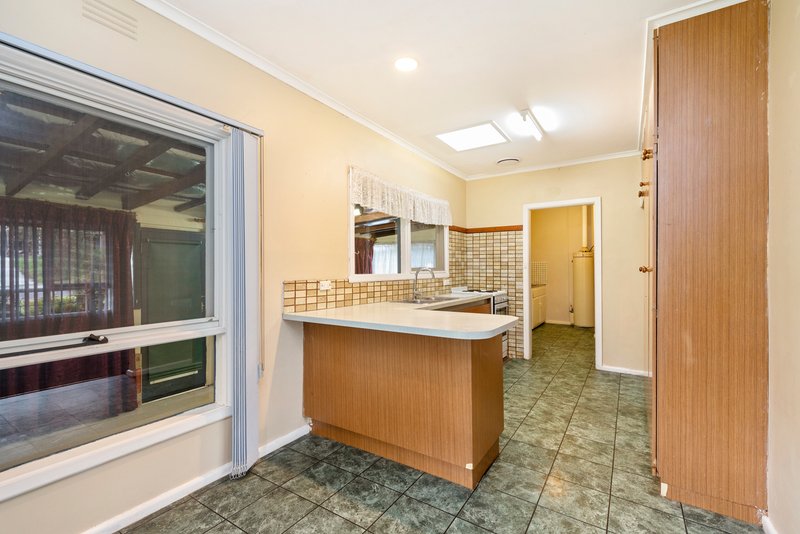 Photo - 30 Finmere Crescent, Upper Ferntree Gully VIC 3156 - Image 4