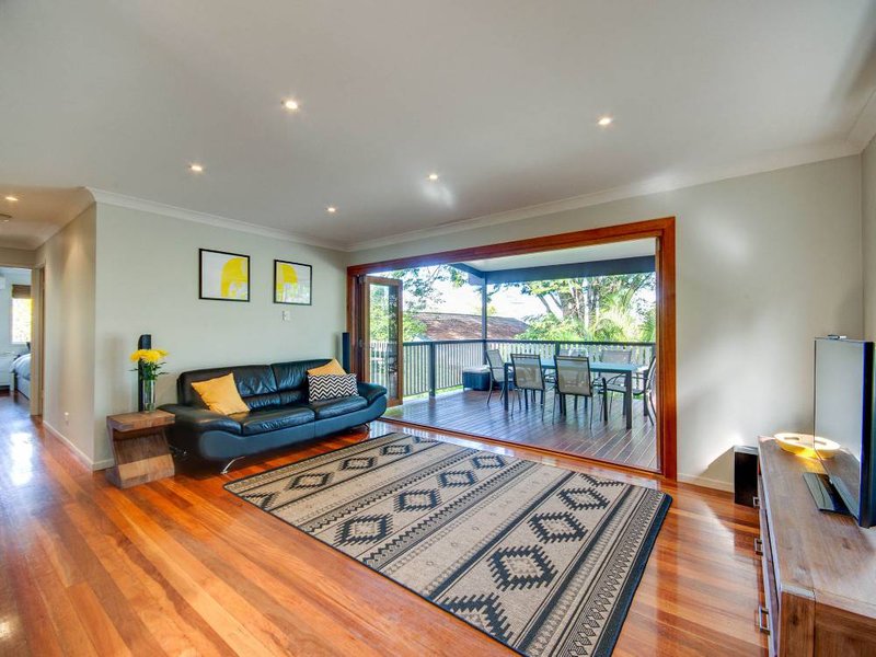 Photo - 30 Franciscea Street, Everton Hills QLD 4053 - Image 3