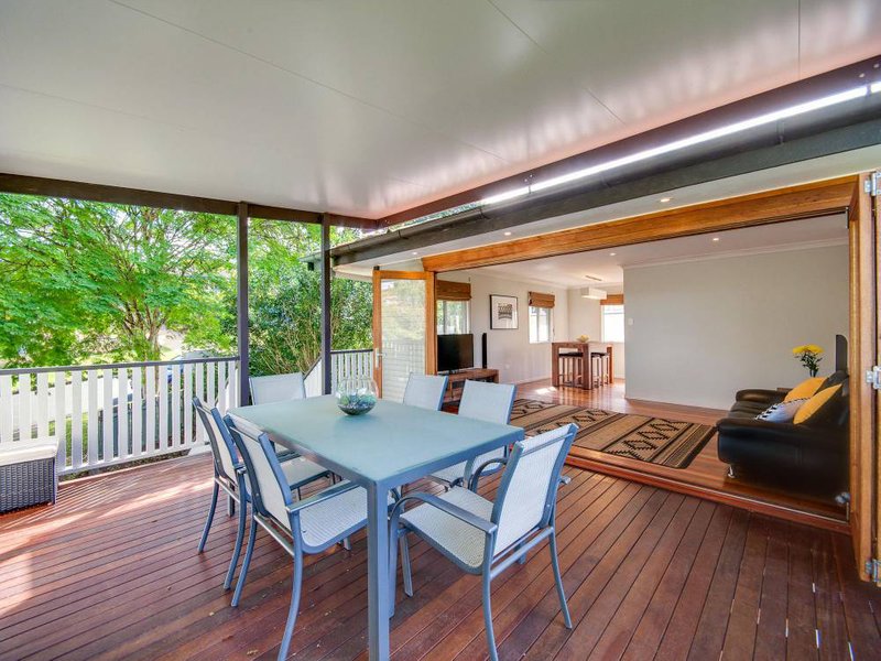 Photo - 30 Franciscea Street, Everton Hills QLD 4053 - Image 9