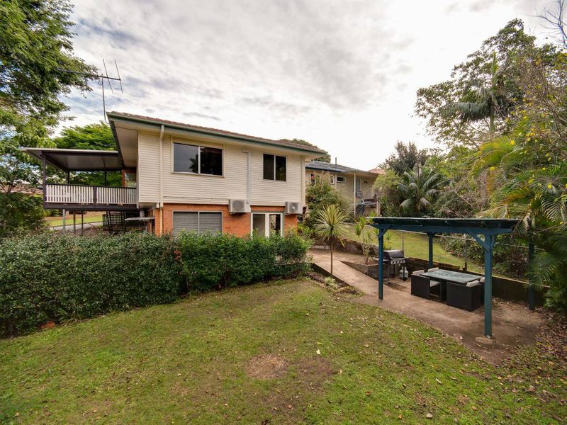 Photo - 30 Franciscea Street, Everton Hills QLD 4053 - Image 17