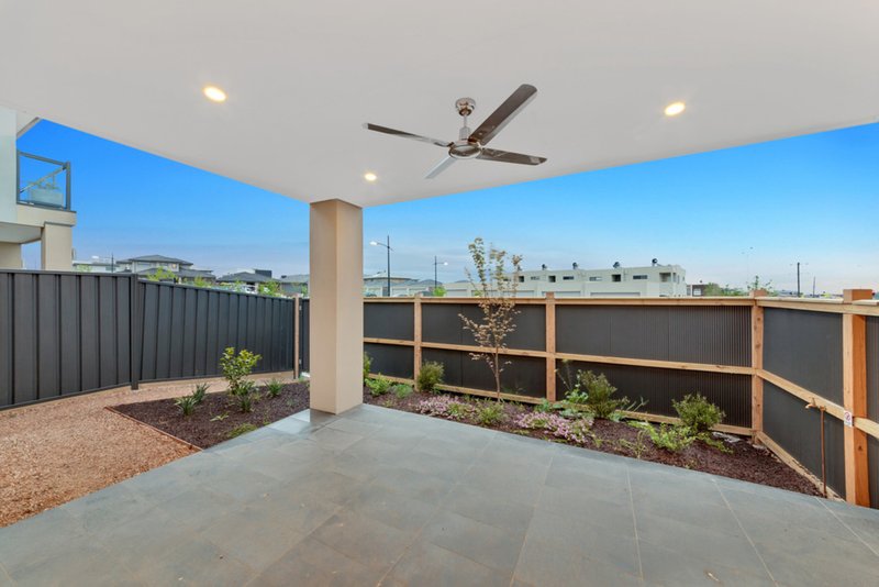 Photo - 30 Frontier Avenue, Greenvale VIC 3059 - Image 13