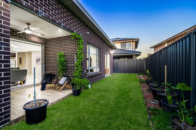 Photo - 30 Frontier Avenue, Marsden Park NSW 2765 - Image 11