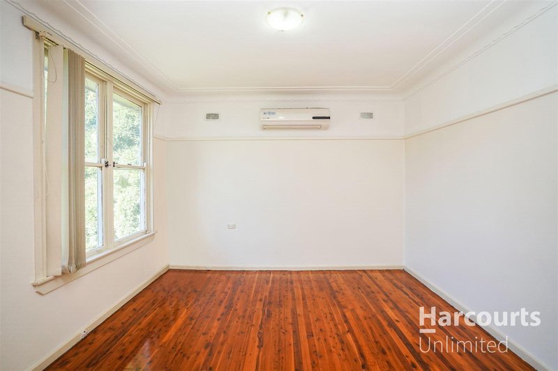 Photo - 30 Funda Crescent, Lalor Park NSW 2147 - Image 2