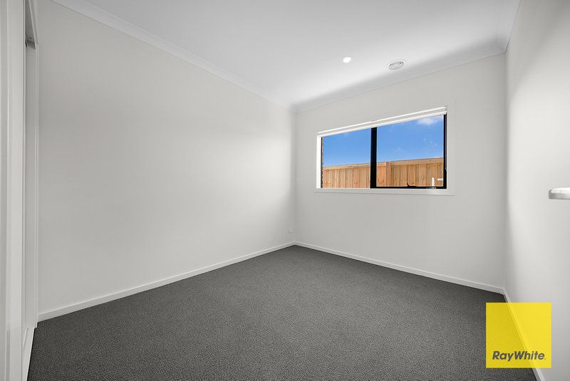 Photo - 30 Galium Road, Tarneit VIC 3029 - Image 9