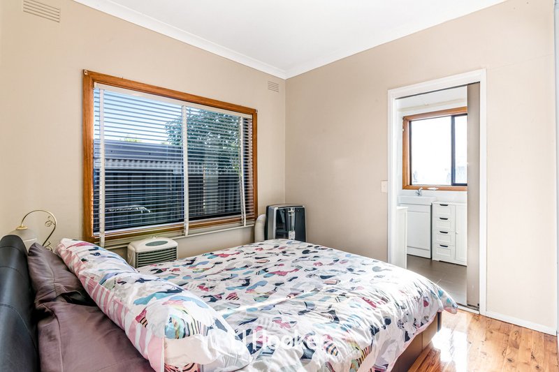 Photo - 30 Garonne Street, Seven Hills NSW 2147 - Image 9