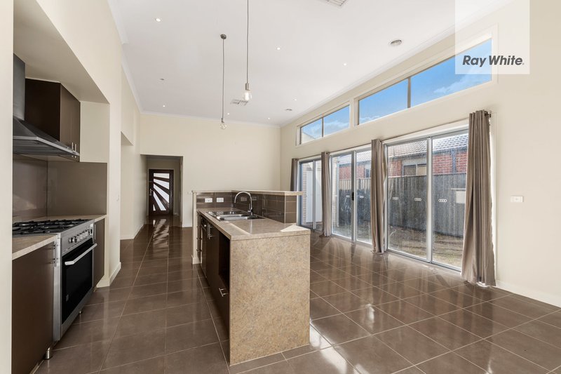 Photo - 30 Gateshead Street, Craigieburn VIC 3064 - Image 2