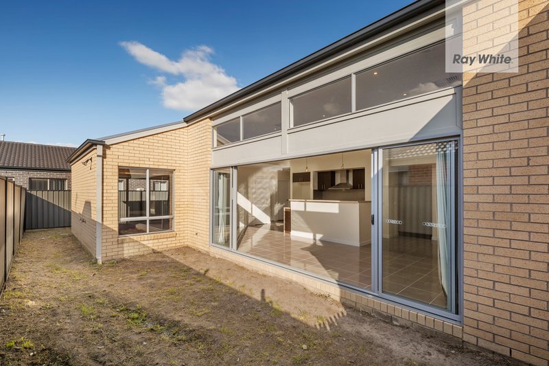 Photo - 30 Gateshead Street, Craigieburn VIC 3064 - Image 6