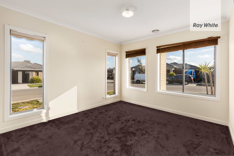 Photo - 30 Gateshead Street, Craigieburn VIC 3064 - Image 7