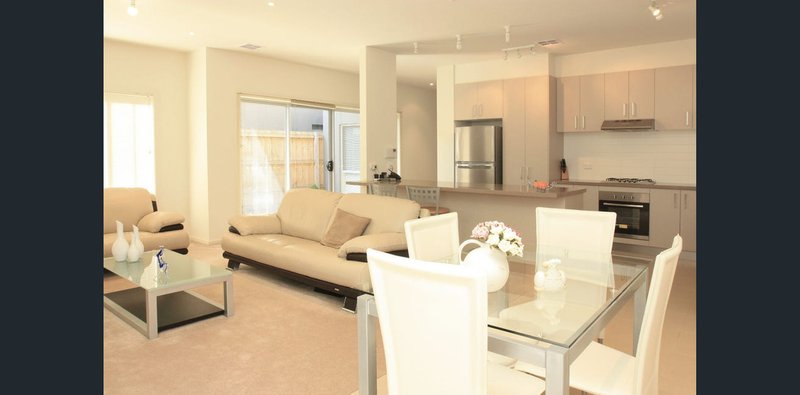 Photo - 30 Gearon Avenue, Rowville VIC 3178 - Image 4