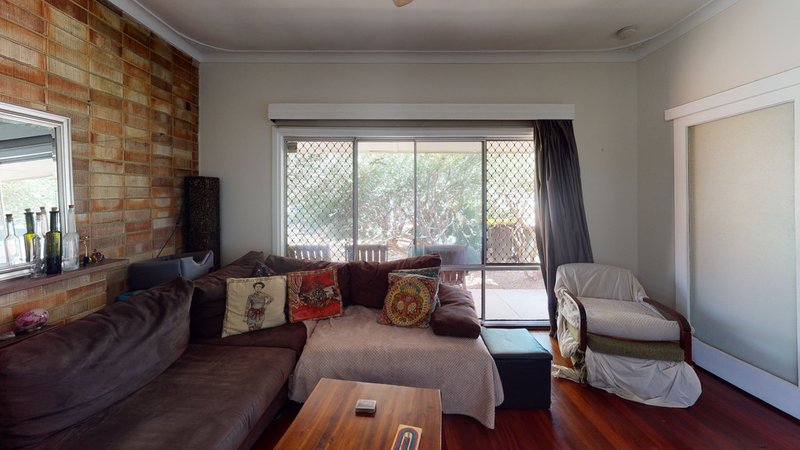 Photo - 30 Geneff Street, Innaloo WA 6018 - Image 7