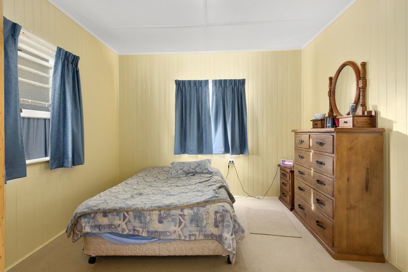 Photo - 30 Geraghty Street, Cecil Plains QLD 4407 - Image 5