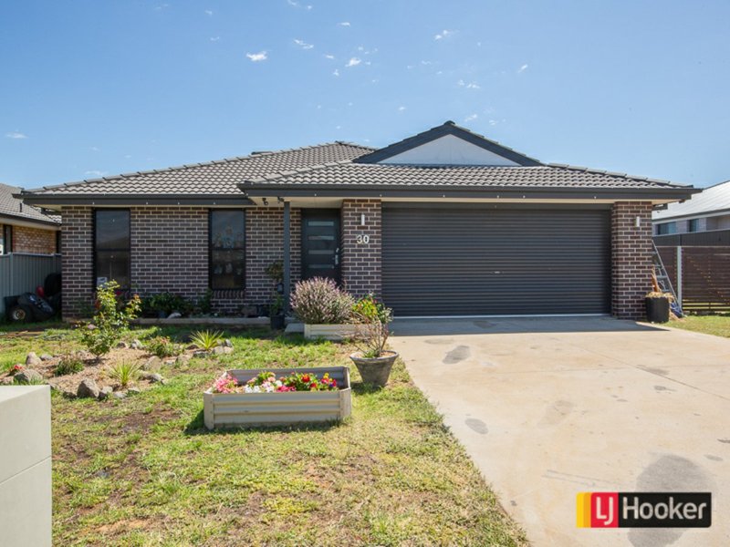 30 Gilbert Drive, Westdale NSW 2340