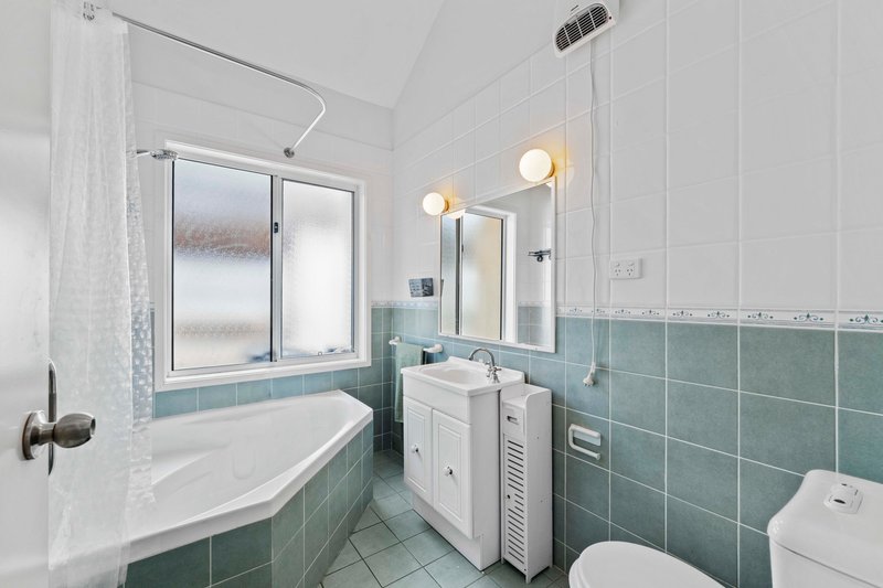 Photo - 30 Ginganup Road, Summerland Point NSW 2259 - Image 8