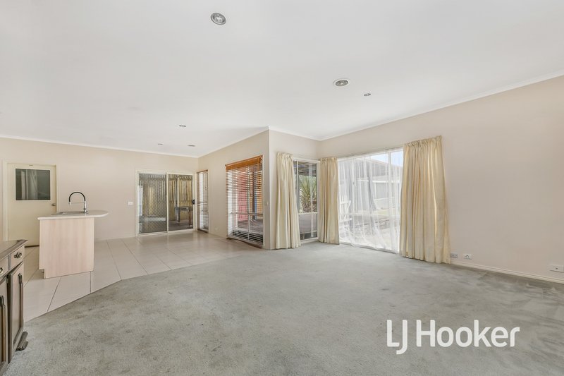 Photo - 30 Glenshee Drive, Lynbrook VIC 3975 - Image 5