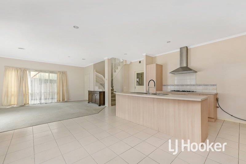 Photo - 30 Glenshee Drive, Lynbrook VIC 3975 - Image 10