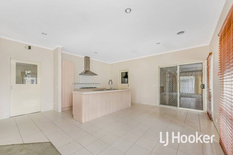 Photo - 30 Glenshee Drive, Lynbrook VIC 3975 - Image 11