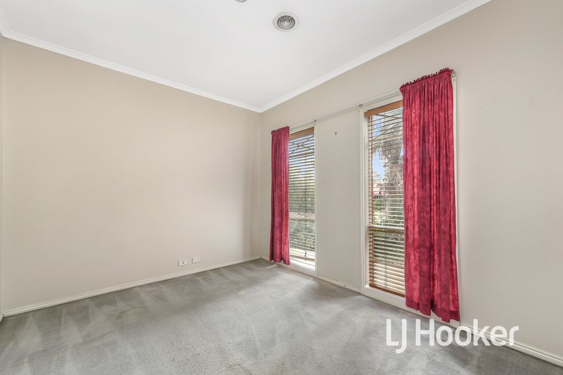 Photo - 30 Glenshee Drive, Lynbrook VIC 3975 - Image 13