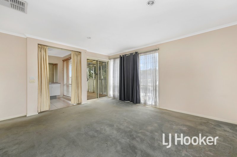 Photo - 30 Glenshee Drive, Lynbrook VIC 3975 - Image 17