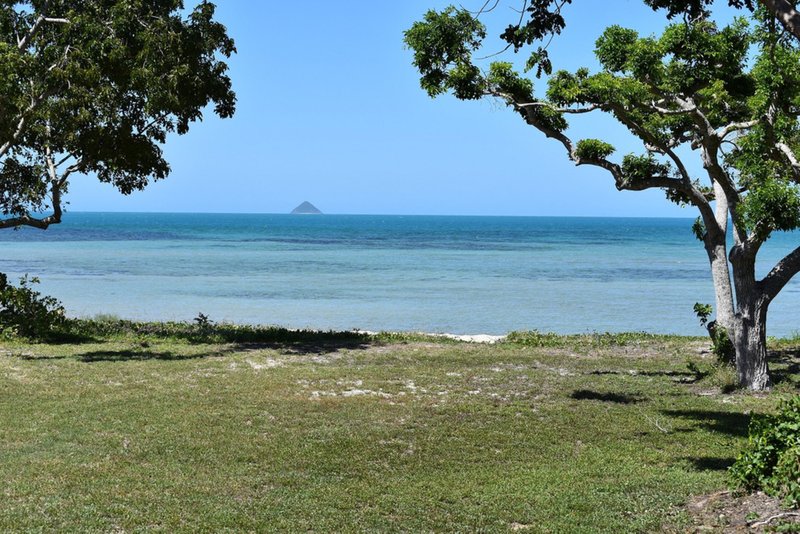 Photo - 30 Gloucester Avenue, Hideaway Bay QLD 4800 - Image 5