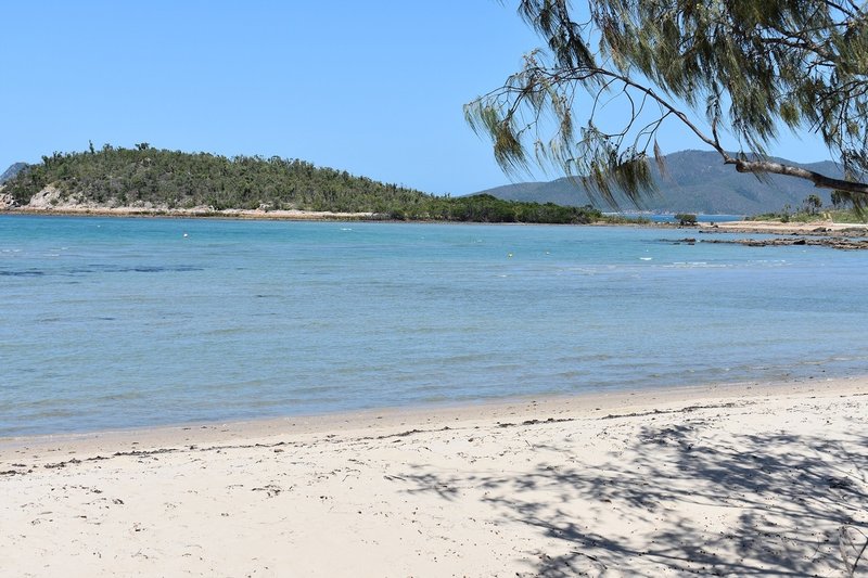 Photo - 30 Gloucester Avenue, Hideaway Bay QLD 4800 - Image 6