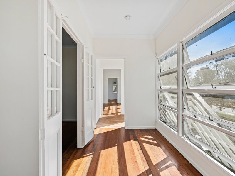 Photo - 30 Golf Links Road, Rocklea QLD 4106 - Image 2