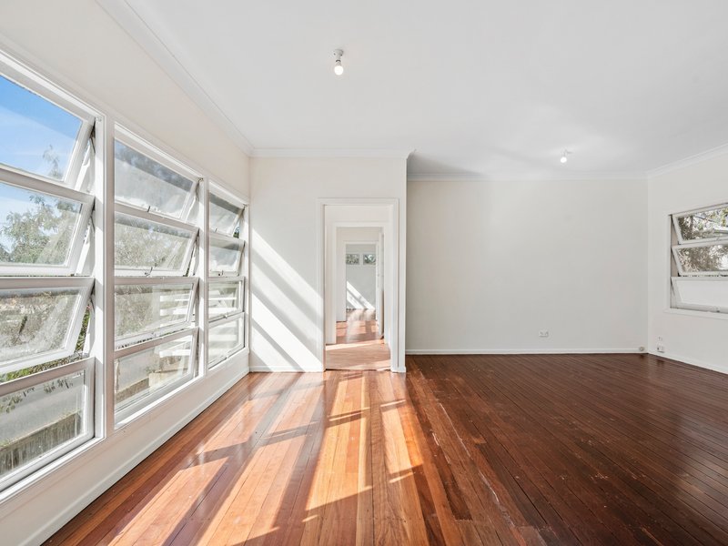 Photo - 30 Golf Links Road, Rocklea QLD 4106 - Image 5