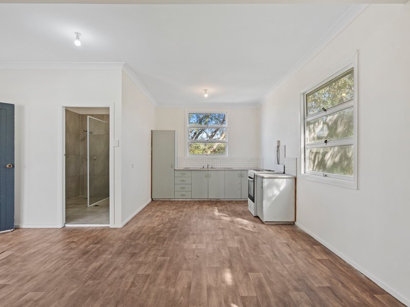 Photo - 30 Golf Links Road, Rocklea QLD 4106 - Image 8