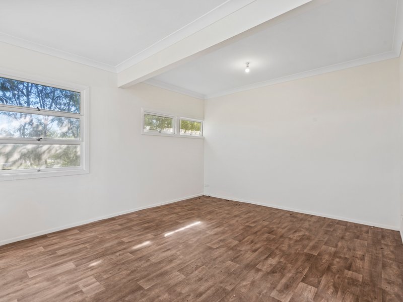 Photo - 30 Golf Links Road, Rocklea QLD 4106 - Image 9