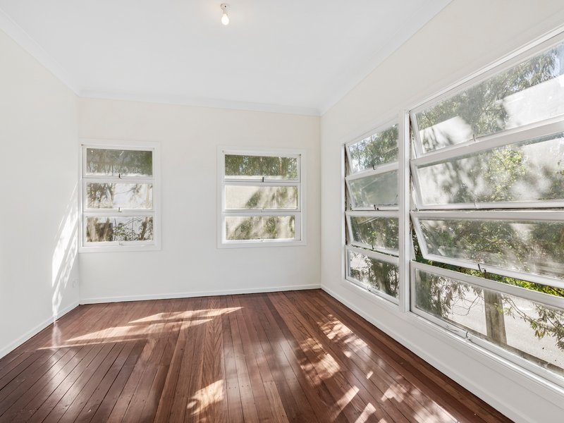 Photo - 30 Golf Links Road, Rocklea QLD 4106 - Image 10
