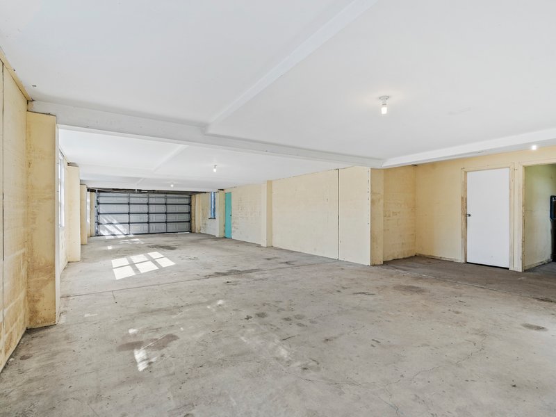 Photo - 30 Golf Links Road, Rocklea QLD 4106 - Image 17