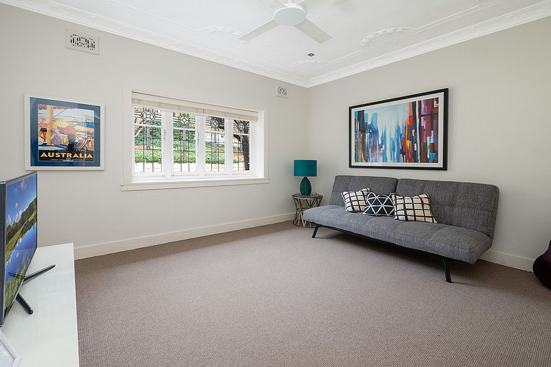 Photo - 30 Grasmere Road, Cremorne NSW 2090 - Image 9