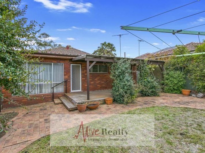 Photo - 30 Greenway Parade, Revesby NSW 2212 - Image 3