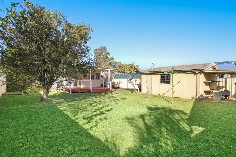 Photo - 30 Grevillia Avenue, Davistown NSW 2251 - Image 8