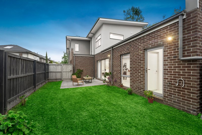 Photo - 30 Grove Way, Wantirna South VIC 3152 - Image 9