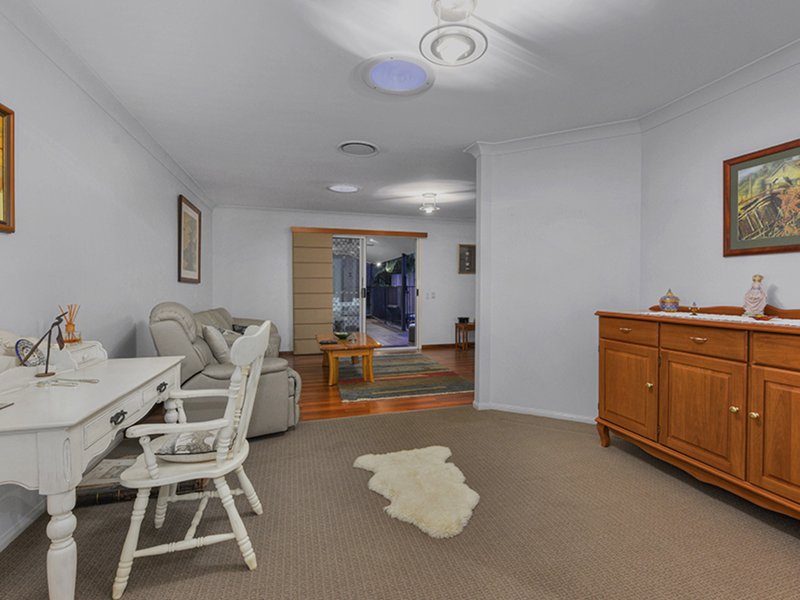 Photo - 30 Habitat Place, Bridgeman Downs QLD 4035 - Image 12