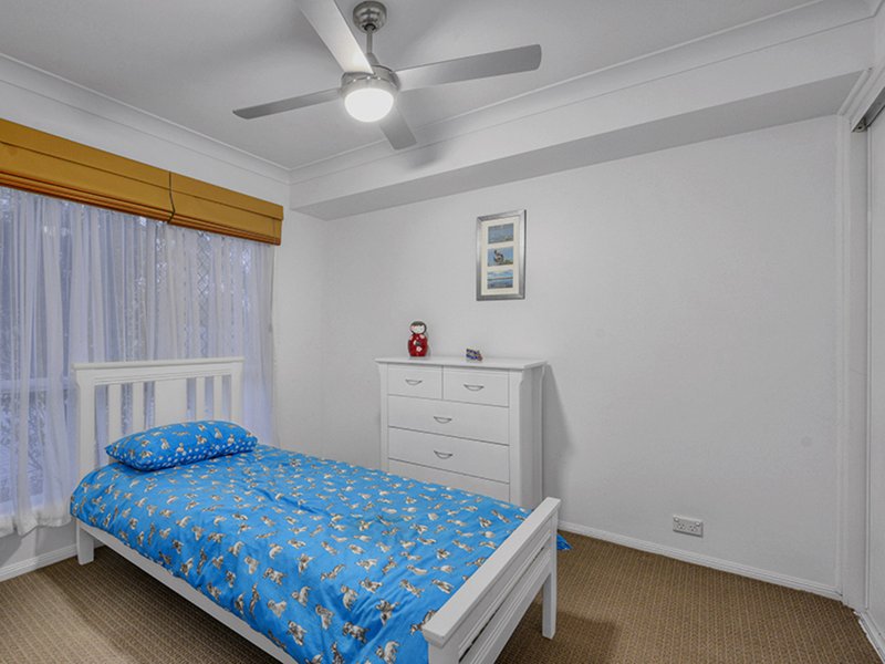 Photo - 30 Habitat Place, Bridgeman Downs QLD 4035 - Image 17