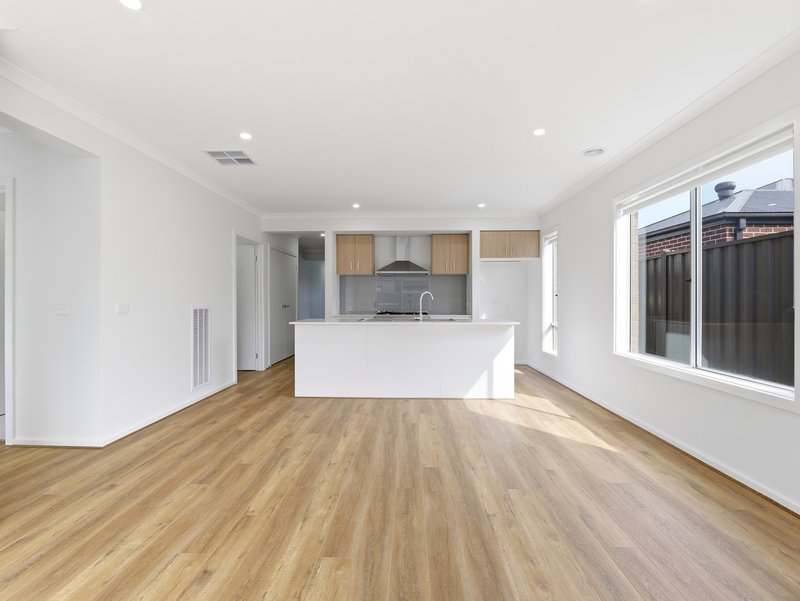 Photo - 30 Haflinger Road, Tarneit VIC 3029 - Image 3