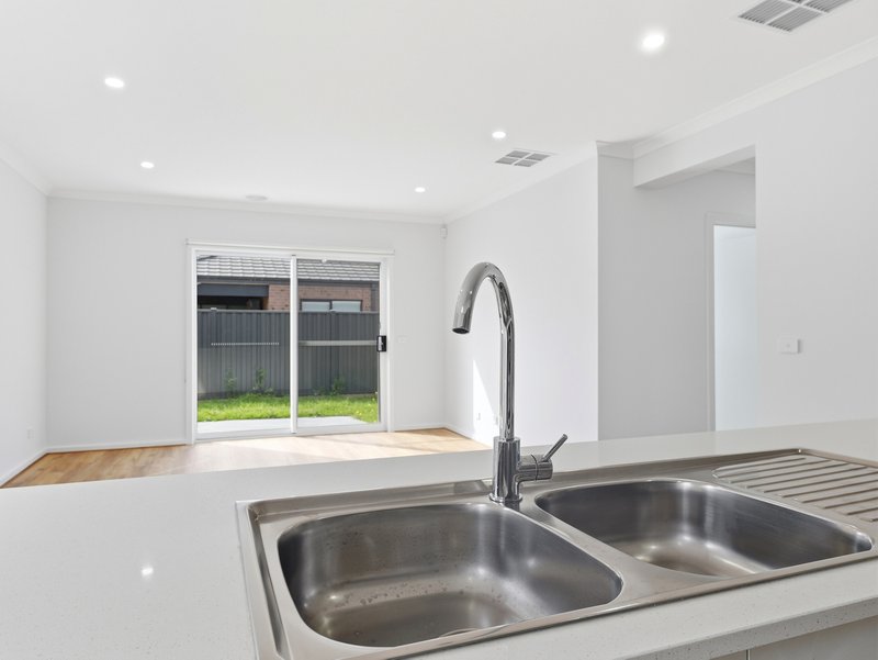 Photo - 30 Haflinger Road, Tarneit VIC 3029 - Image 7