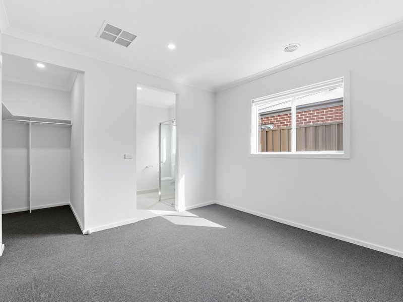 Photo - 30 Haflinger Road, Tarneit VIC 3029 - Image 10