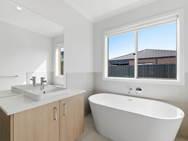 Photo - 30 Haflinger Road, Tarneit VIC 3029 - Image 18