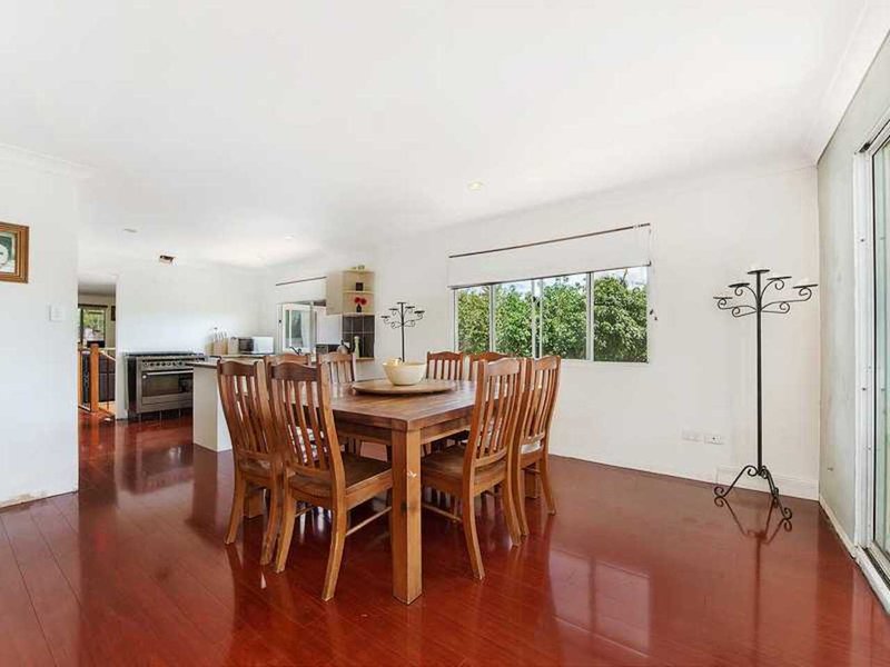 Photo - 30 Hastings Crescent, Carrara QLD 4211 - Image 4