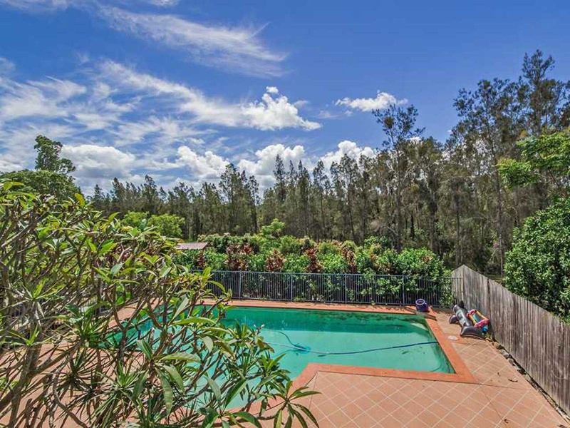 Photo - 30 Hastings Crescent, Carrara QLD 4211 - Image 7