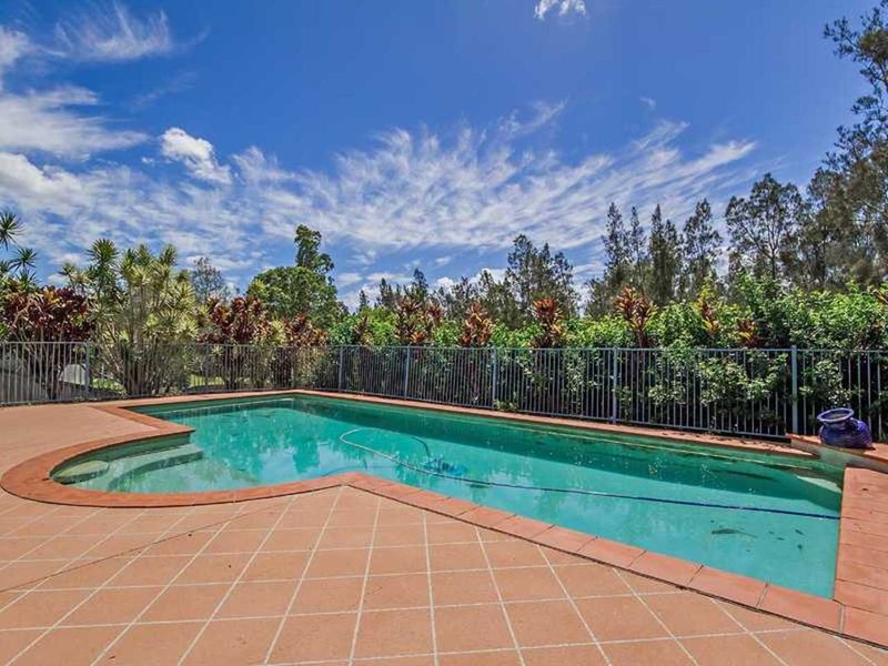 Photo - 30 Hastings Crescent, Carrara QLD 4211 - Image 8