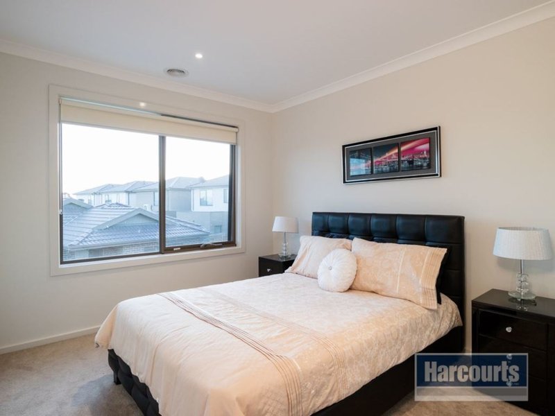 Photo - 30 Heather Grove, Cranbourne East VIC 3977 - Image 9