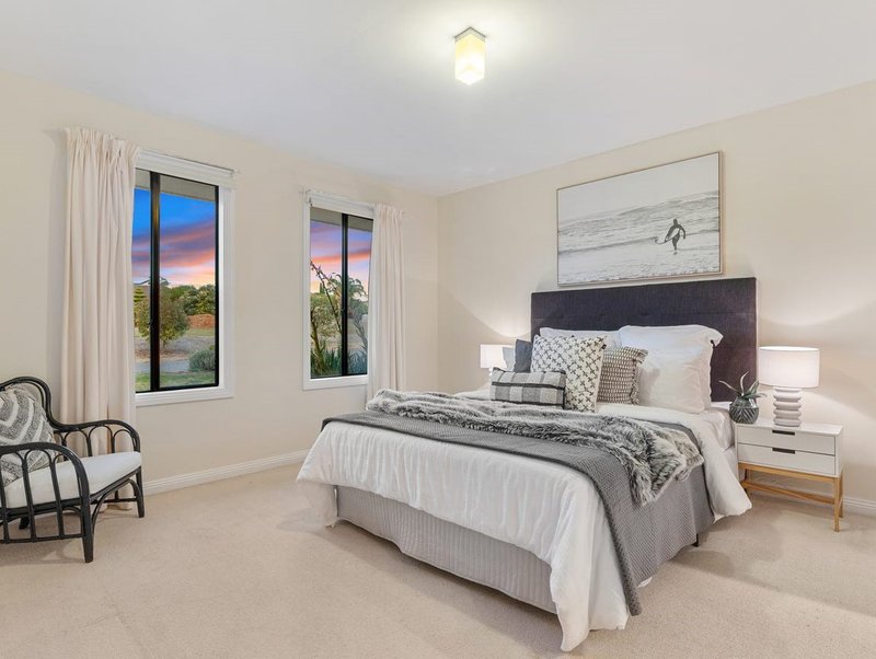 Photo - 30 Henley Circuit, Seaford Rise SA 5169 - Image 5