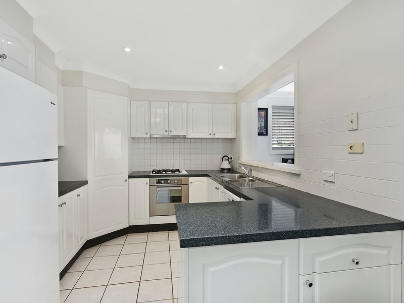 Photo - 30 Henry Parkes Drive, Berkeley Vale NSW 2261 - Image 5