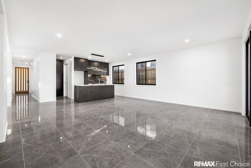 Photo - 30 Hepburn Street, Greenbank QLD 4124 - Image 2
