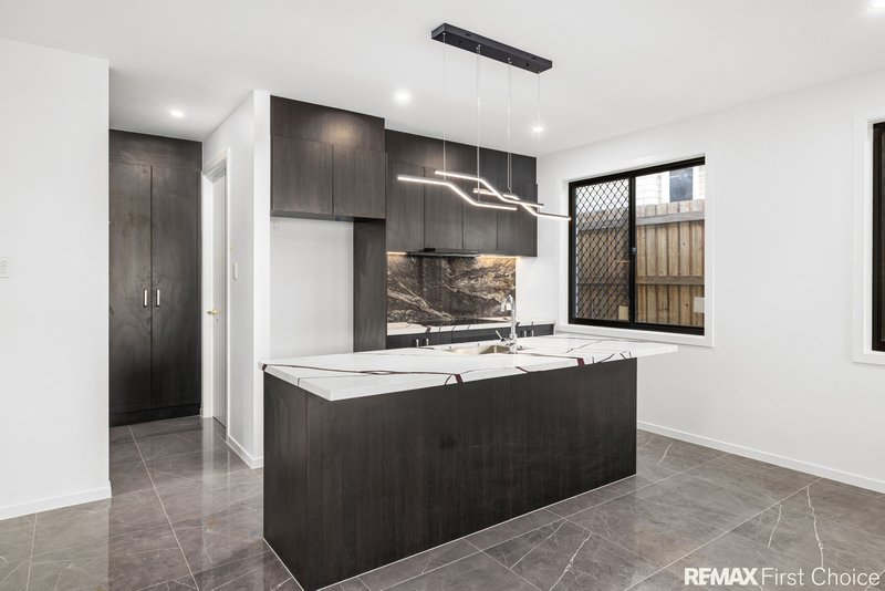 Photo - 30 Hepburn Street, Greenbank QLD 4124 - Image 4